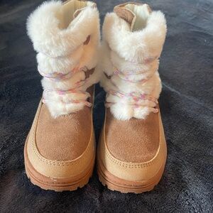 Carters Toddler Girls Size 9 Cozy Tan and White Kids Boots
